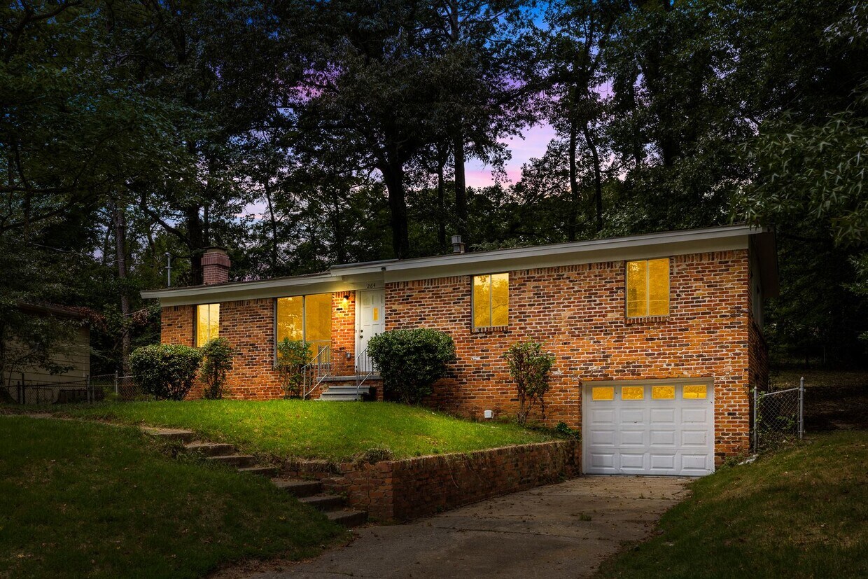 Foto principal - Beautiful Center Point Home