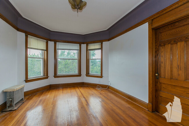 Foto del edificio - 1210 W Addison St