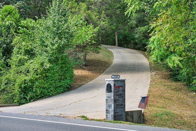 Foto del edificio - 3390 Tyree Springs Rd