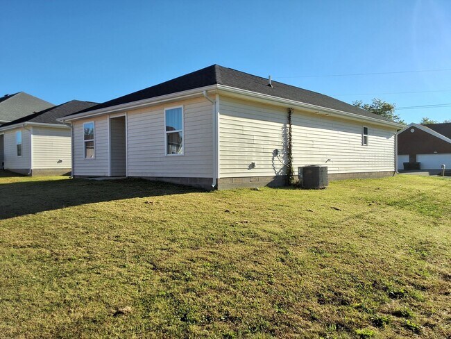 Foto del edificio - Cozy 3 Bed, 2 Bath House In Vine Grove, KY