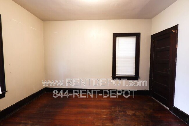 Building Photo - 1413 E Indiana St