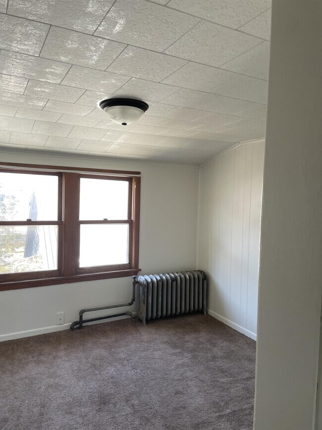 Building Photo - 218 2nd St N