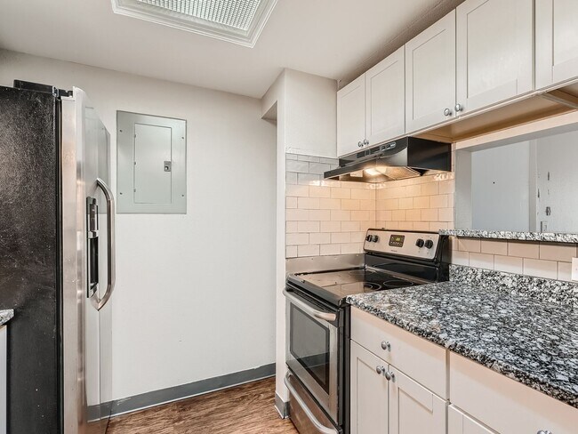 Foto del edificio - 2 Bed, 2 Bath Condo in Aurora!