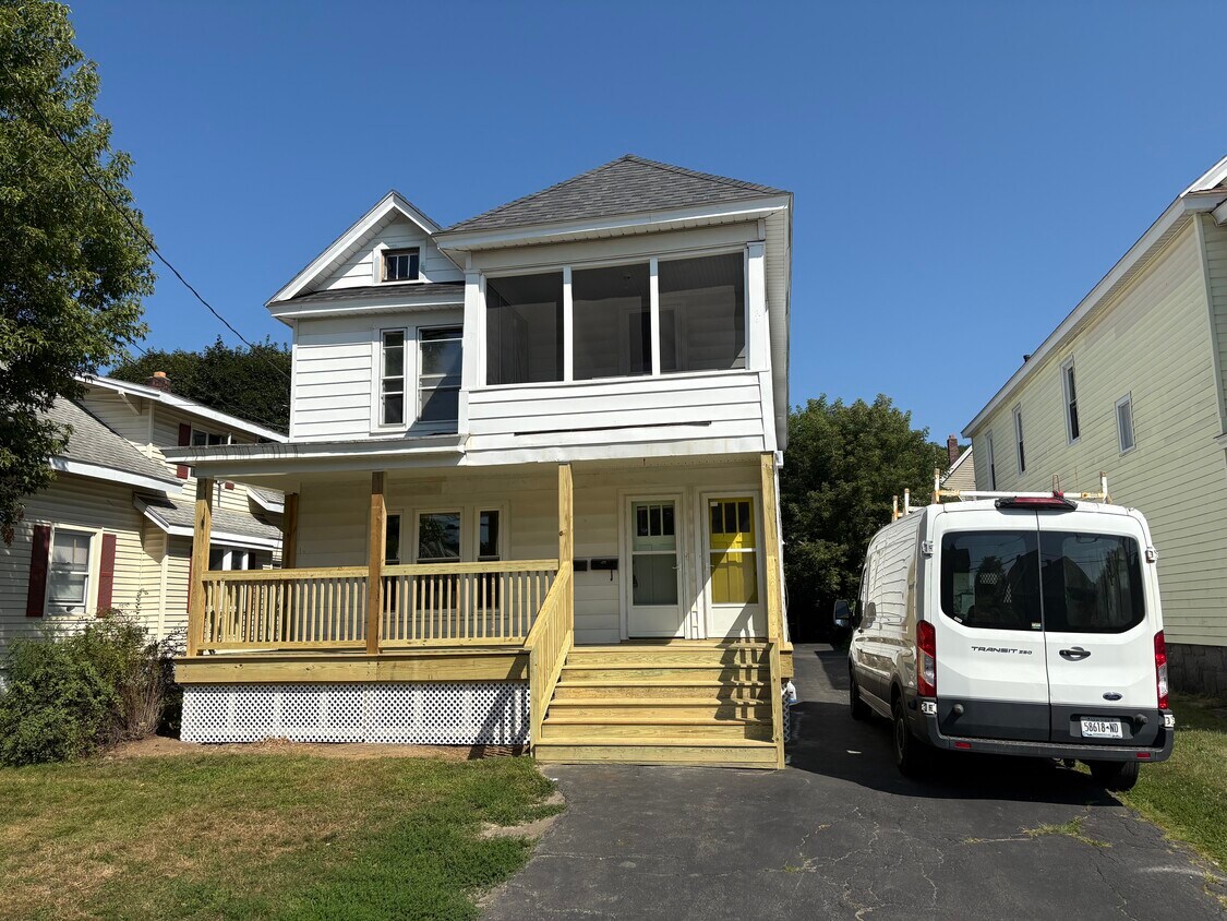 Foto principal - 252 W Fulton St