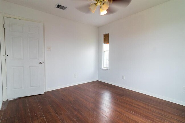 Building Photo - 3615 Legion St