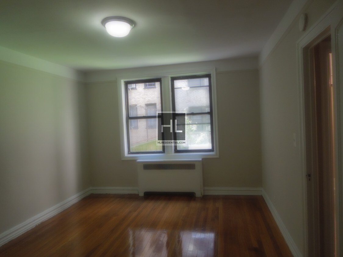 Primary Photo - Spacious 1 bedroom apartment in Astoria