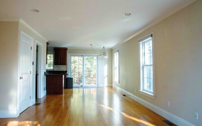 Foto del edificio - 171 N Main St