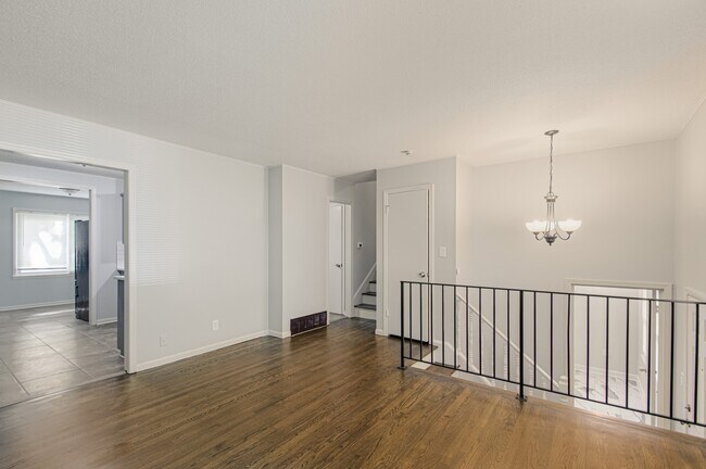 Foto del edificio - 9411 Fairwood Dr