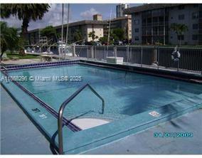 Foto del edificio - 3551 NE 169th St
