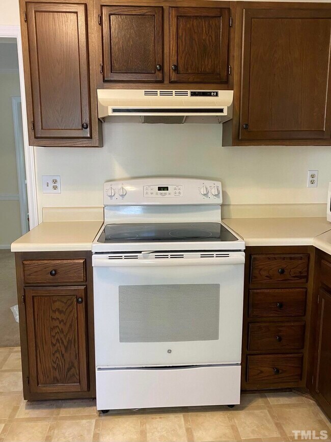 Building Photo - 6500 Hearthstone Dr