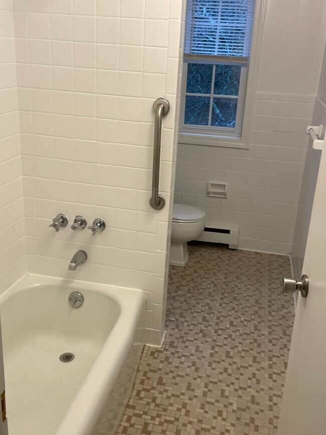 6 Old Colony Ln Unit 11, Arlington, MA 02476 Apartments in Arlington