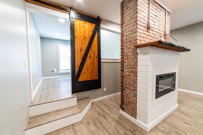 Foto del edificio - Luxury 1 bed 1 bath, amazing Polish Hill l...
