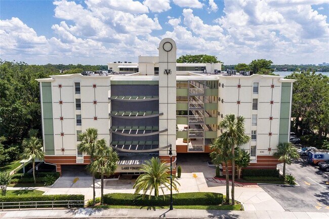 Foto del edificio - 690 Osceola Ave