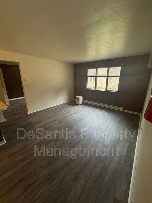 Building Photo - 310 Lunar Ln