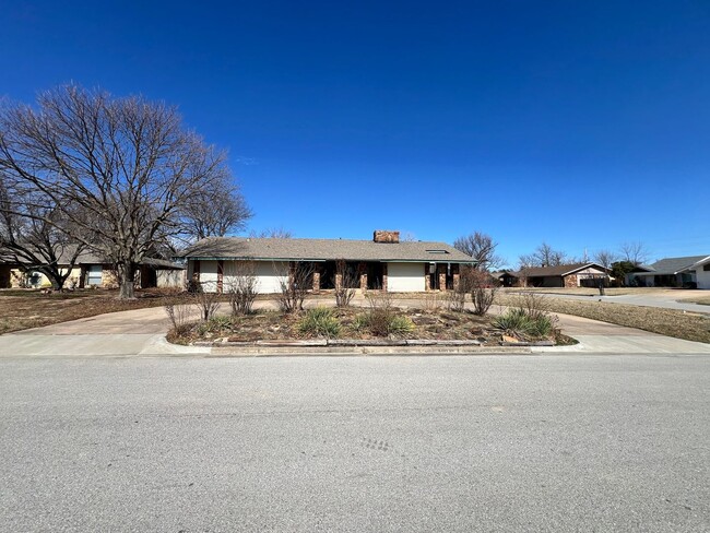 Building Photo - Jenks Schools