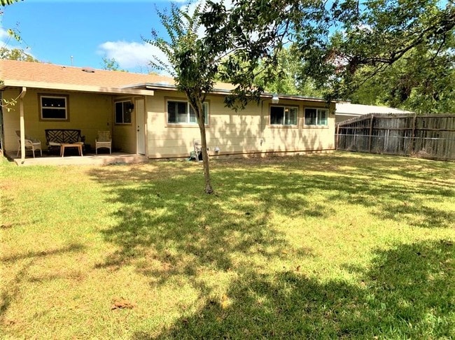 Building Photo - 5201 Brookdale Ln