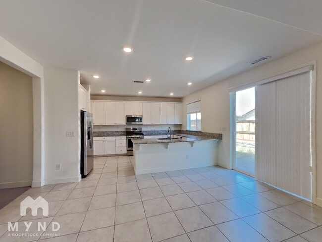 Building Photo - 6130 Red Sun Dr
