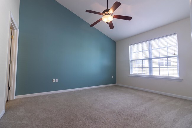 Building Photo - 1634 Piedmont Cir