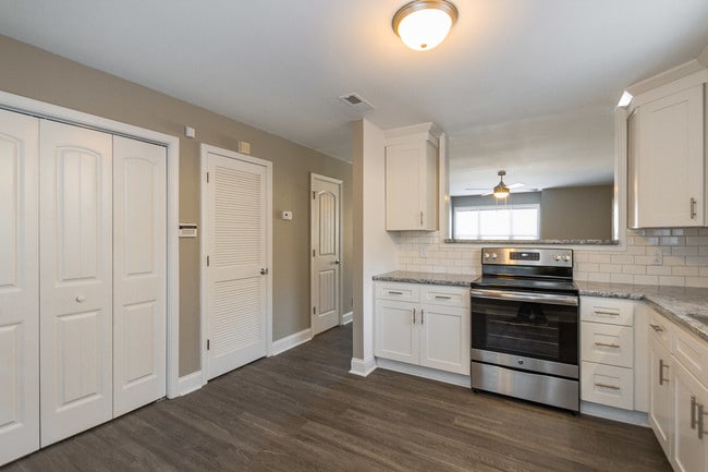 Building Photo - Peachers Mill Court