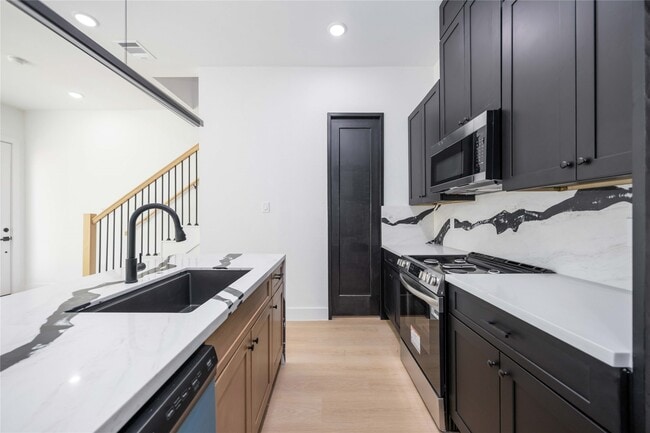 Building Photo - 3920 Aledo St