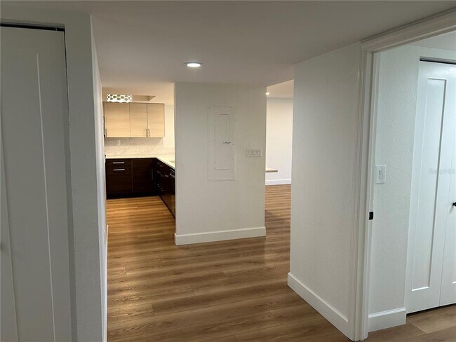 Foto del edificio - 6260 Kipps Colony Ct S