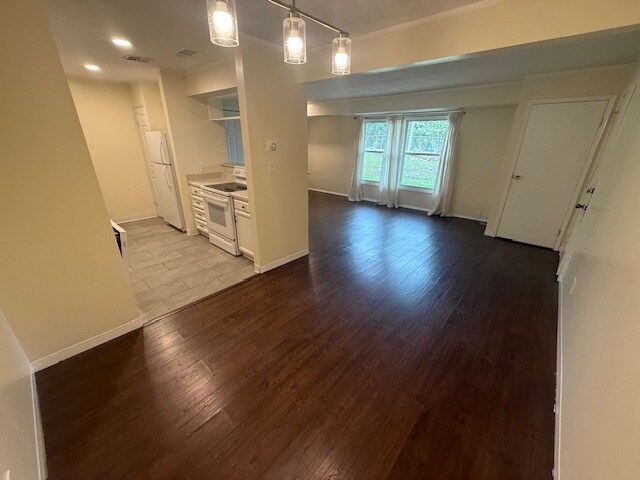 Foto del edificio - 310 Canterbury Ln