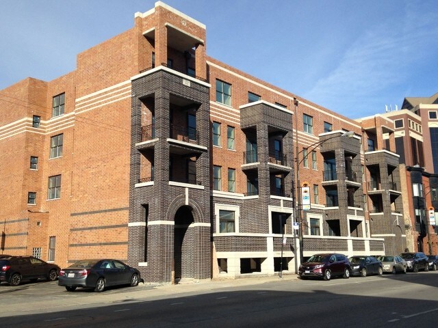 Primary Photo - 2944 N Halsted St