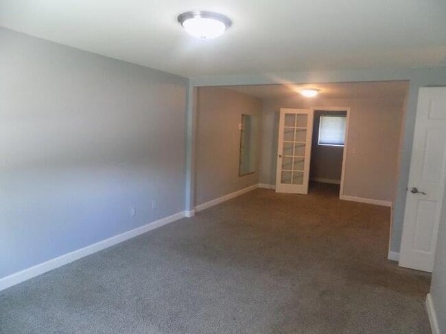 Foto del edificio - 2127 Hopkins Dr