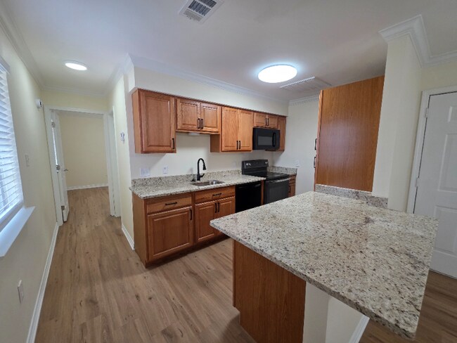 Building Photo - 57400 Oak Ave