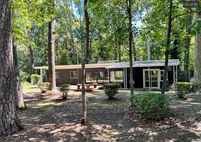 Foto del edificio - 11532 Elmwood Ln