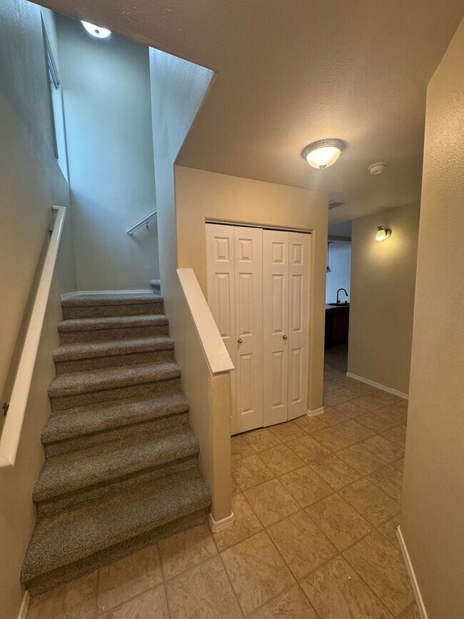 Foto del edificio - 6345 Whispering Loop