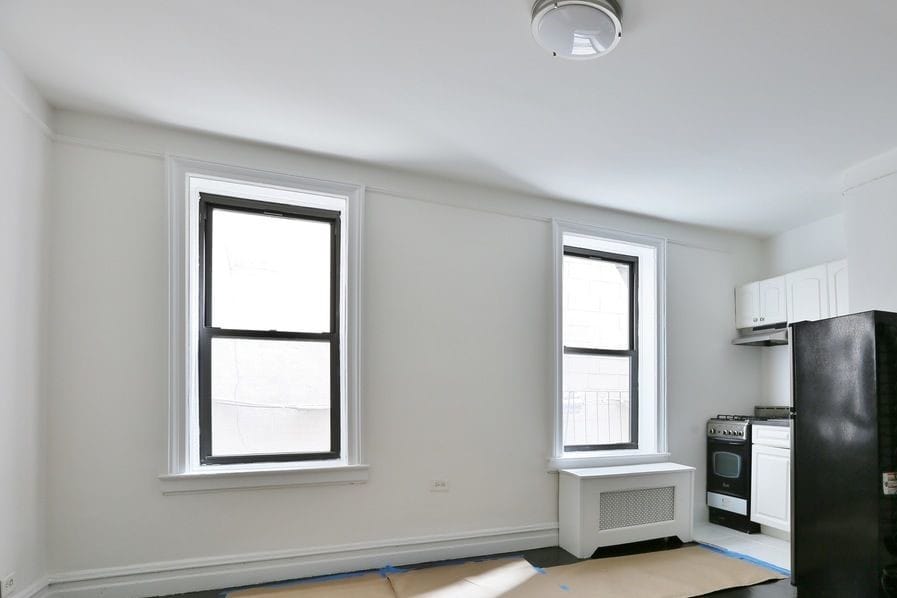 Primary Photo - 24 Grove St