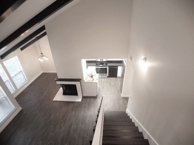 Building Photo - Stunning All Upgraded 2/2 Condo x Rent @ Winter Park Village next to Full Sail !