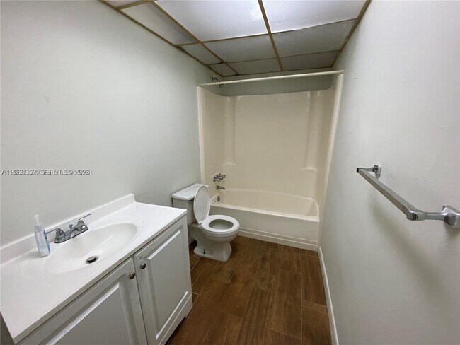 Foto del edificio - 2800 NW 56th Ave