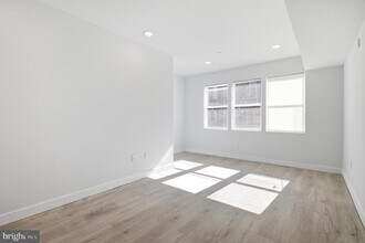 Building Photo - 2346 N 16th St