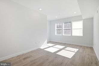 Building Photo - 2346 N 16th St