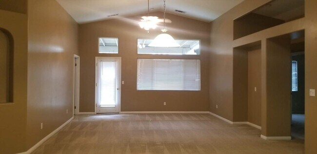 Foto del edificio - 10211 Lanesborough Ave