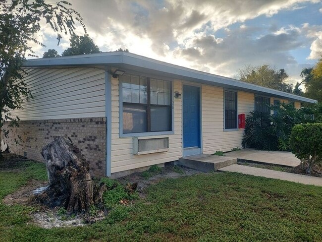 Building Photo - 1295 N Holland Pkwy