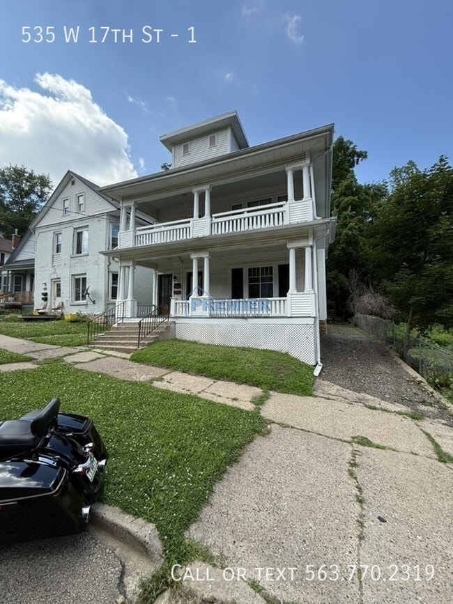 Building Photo - 535 W 17th St