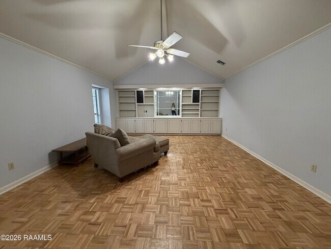 Foto del edificio - 1103 E Bayou Pkwy