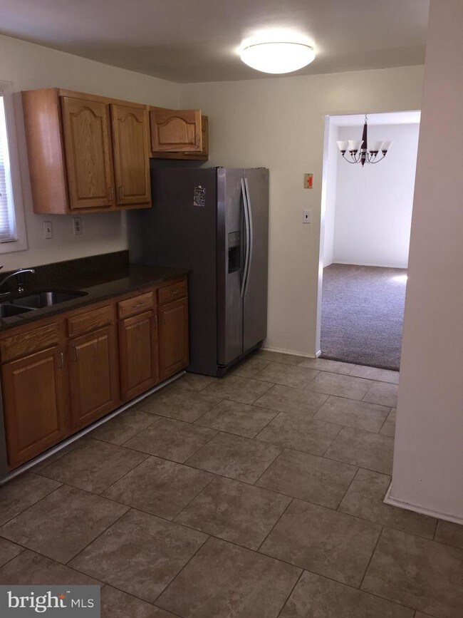 Building Photo - 15113 Kalmia Dr
