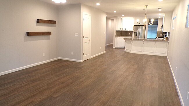 Foto del edificio - 3 Bedroom 2 Bathroom Home Coming Soon!