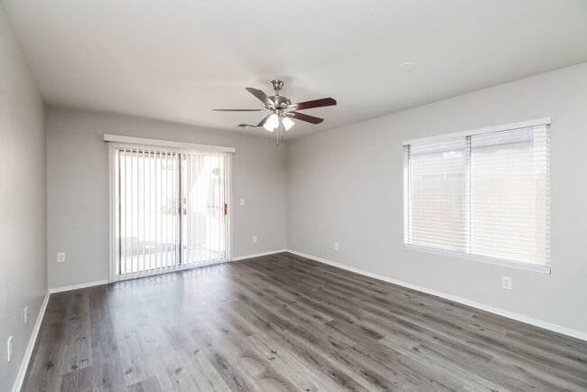 Foto del edificio - 11834 W Sunnyside Dr