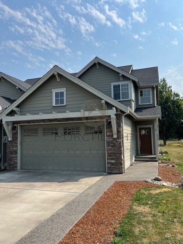 Building Photo - 2200 Greenview Cir