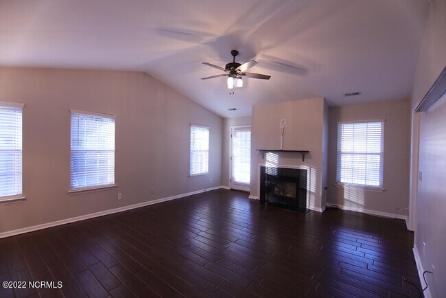 Foto del edificio - 2217 Locksley Woods Dr