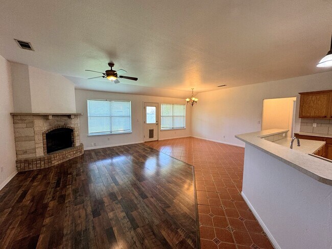 Foto del edificio - 212 Oak Ridge Dr