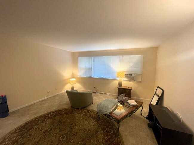 Foto del edificio - 215 Country Club Dr