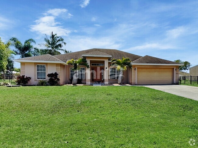 Building Photo - 2085 SE North Blackwell Dr