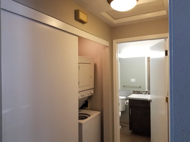 Foto del edificio - 250 Evergreen Rd