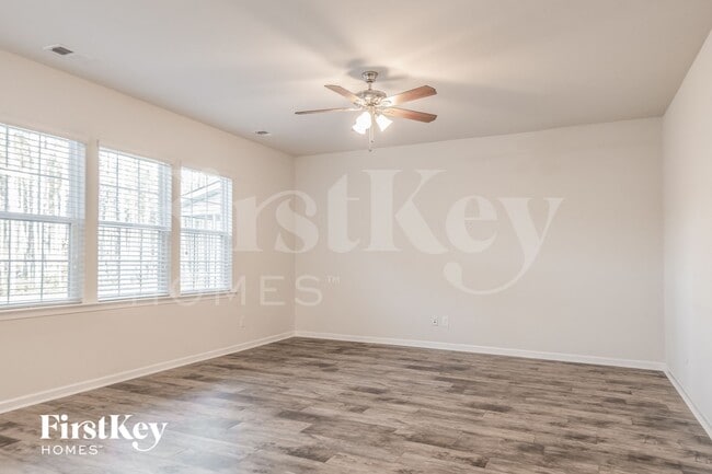 Building Photo - 272 Witch Hazel St